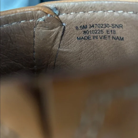 Frye Women’s Tan Leather Slip-On Shoeties. - Picture 4 of 10